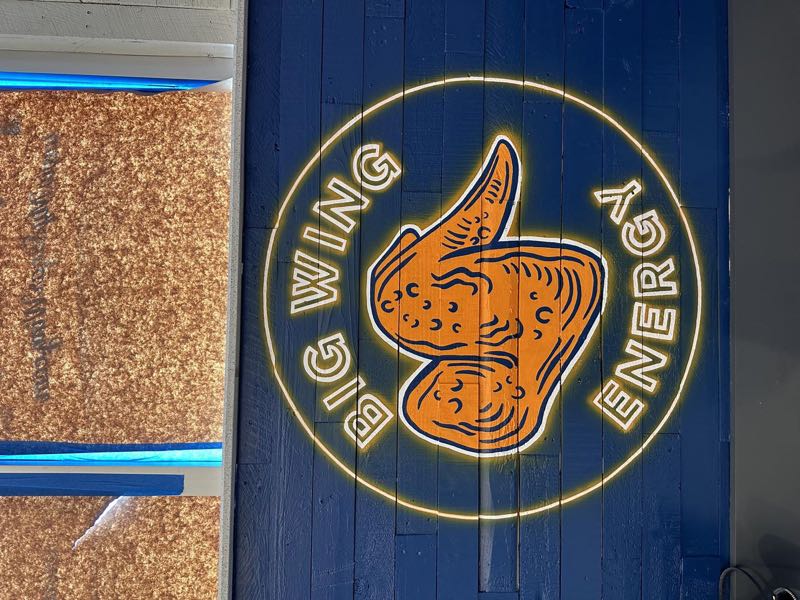 Sugarwings Seminole (2024): the Big Wing Energy neon